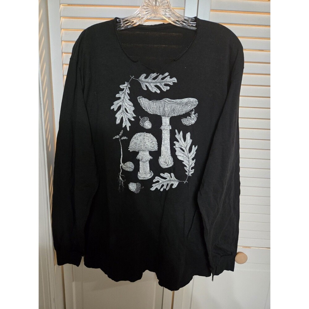Black Long Sleeve Mushroom Shirt L Goth Hippie Bohemian Unisex Fit Nature